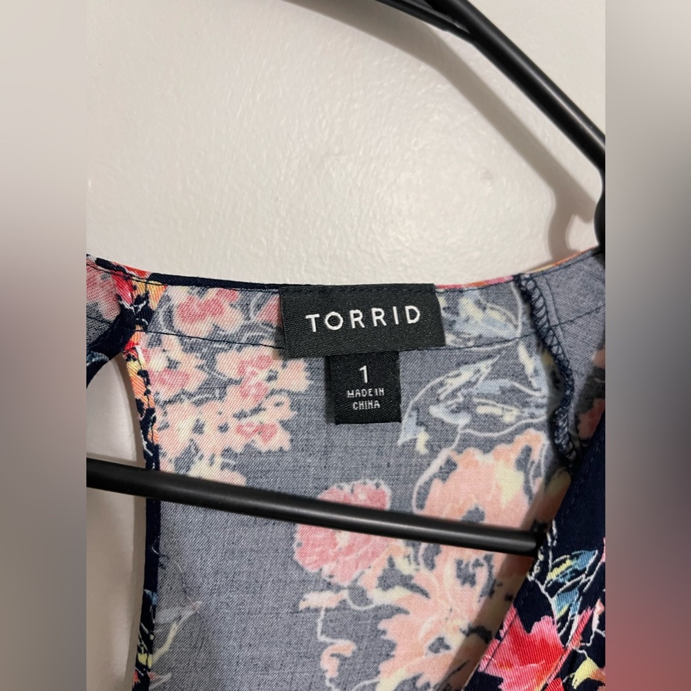 Torrid Plus Size Romper Navy Floral Print Tie Waist | Size 1 | Size 14/16 - Picture 6 of 9